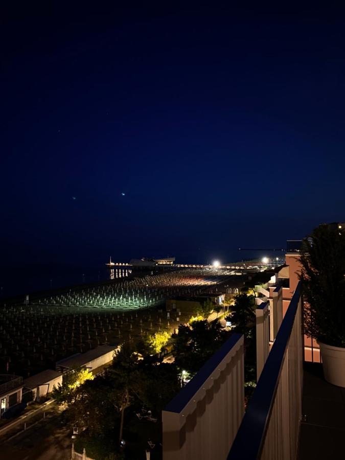 Diva Hotel Lignano - Adults Only Lignano Sabbiadoro Kültér fotó