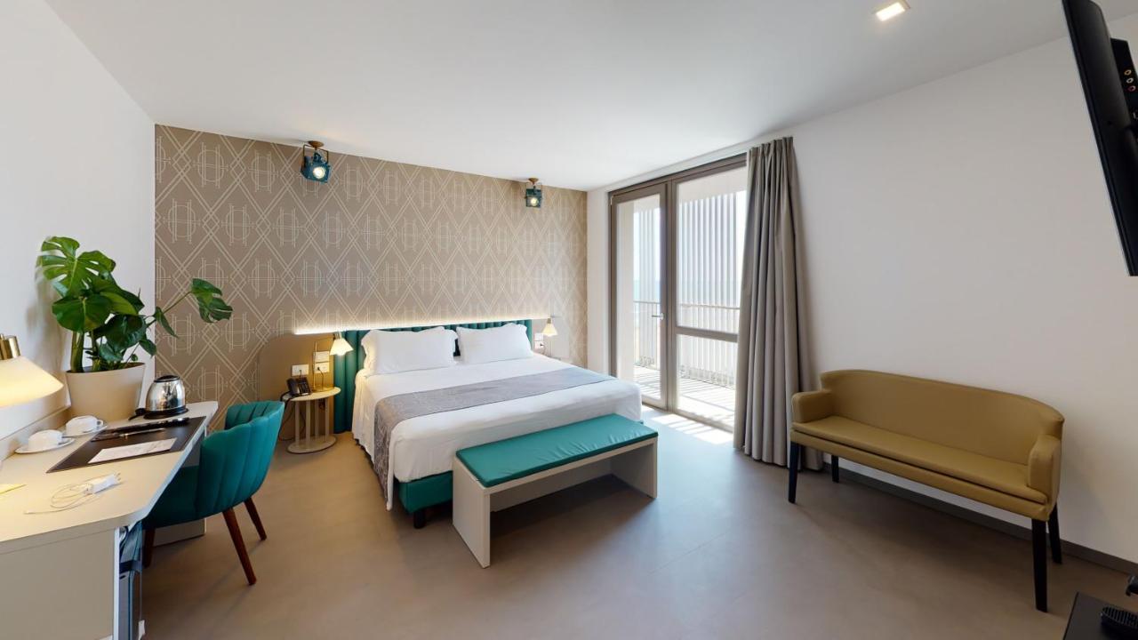 Diva Hotel Lignano - Adults Only Lignano Sabbiadoro Kültér fotó