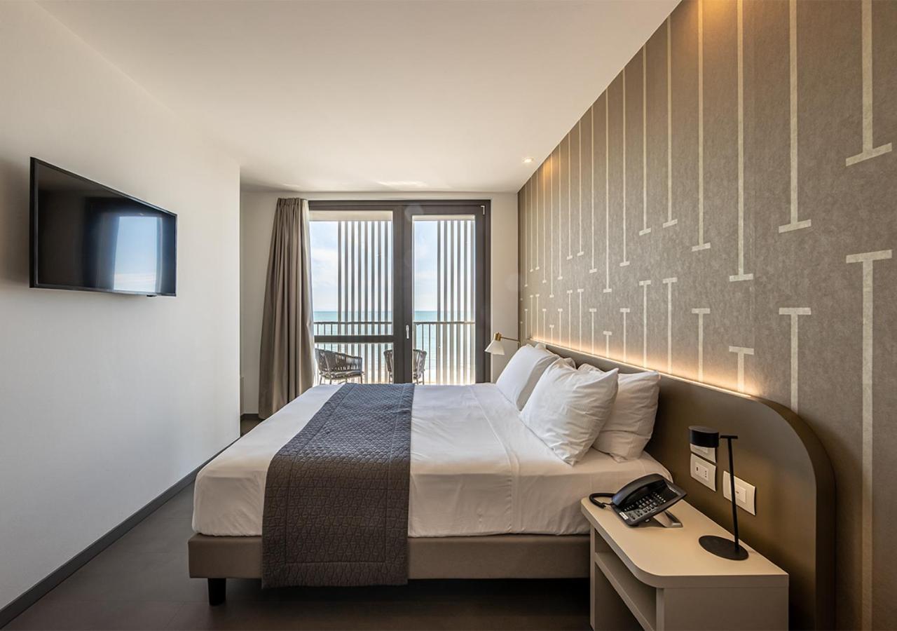 Diva Hotel Lignano - Adults Only Lignano Sabbiadoro Kültér fotó