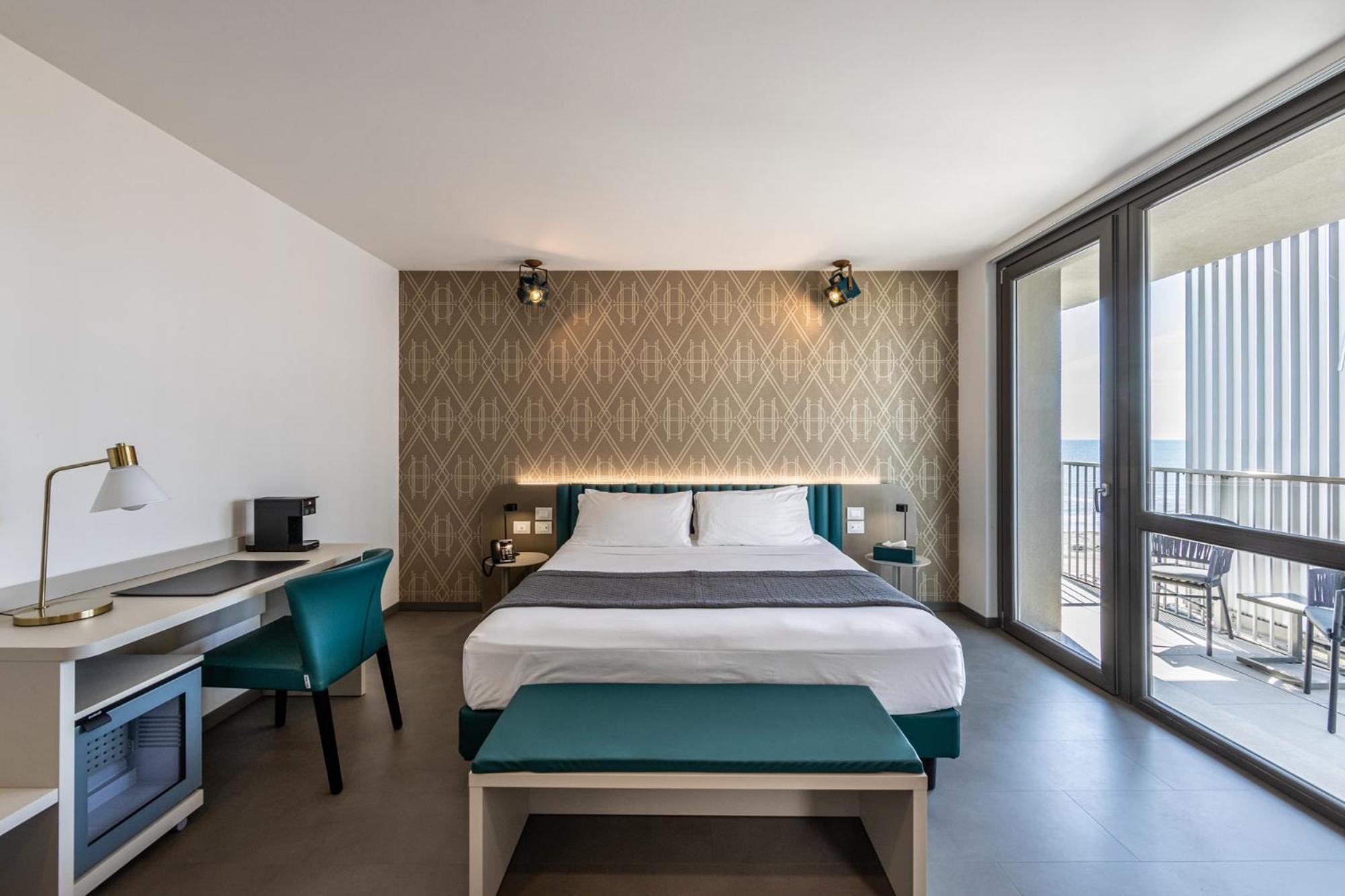 Diva Hotel Lignano - Adults Only Lignano Sabbiadoro Kültér fotó