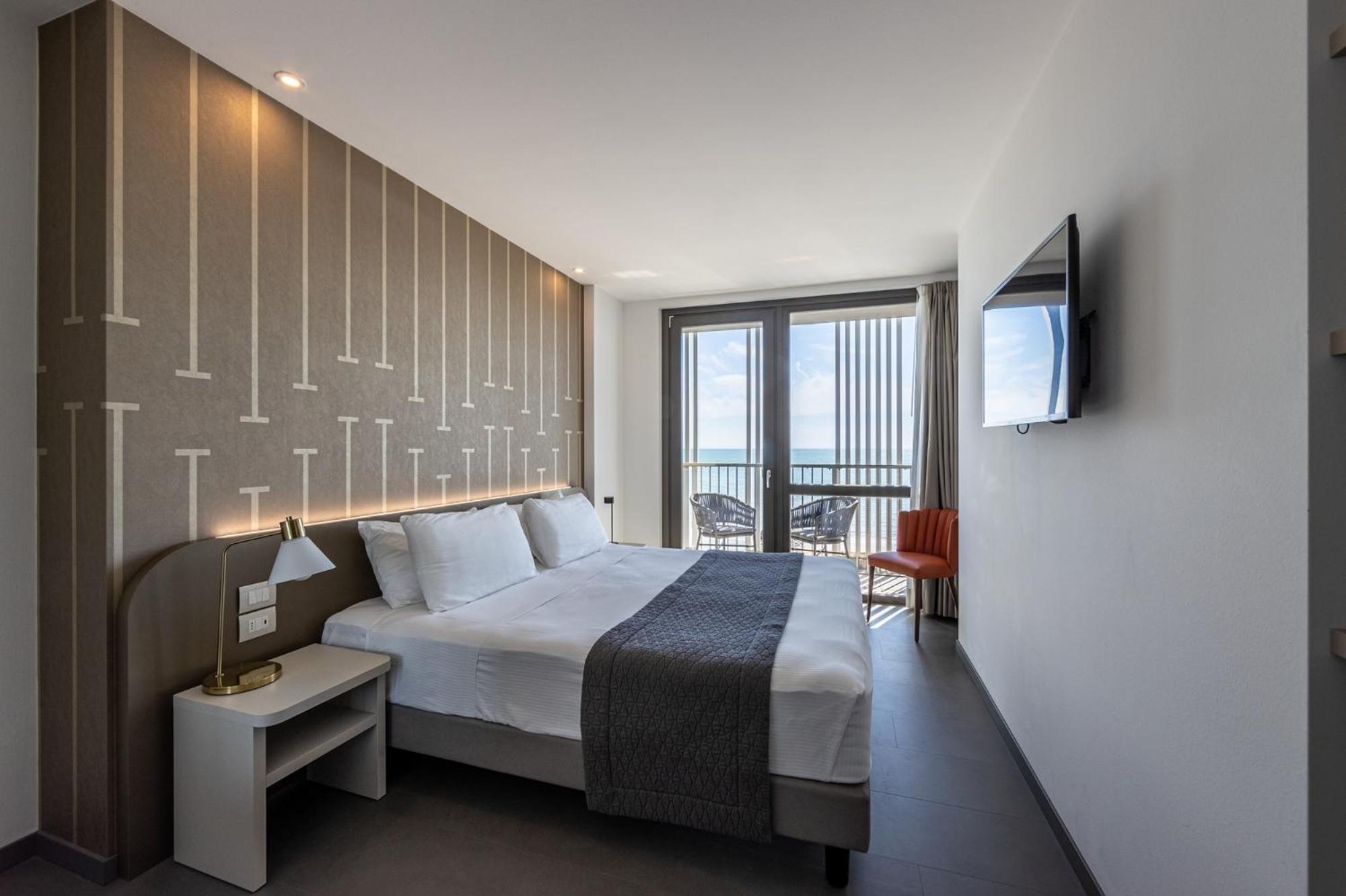 Diva Hotel Lignano - Adults Only Lignano Sabbiadoro Kültér fotó